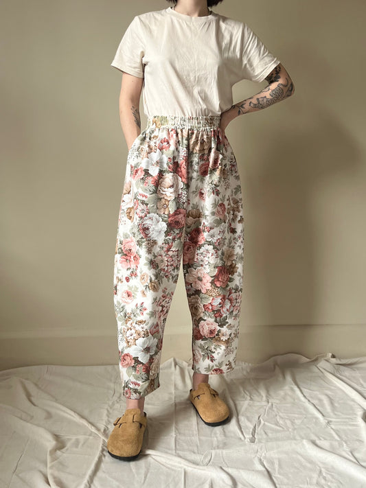 mellow moments - Sheila trousers in vintage floral size S