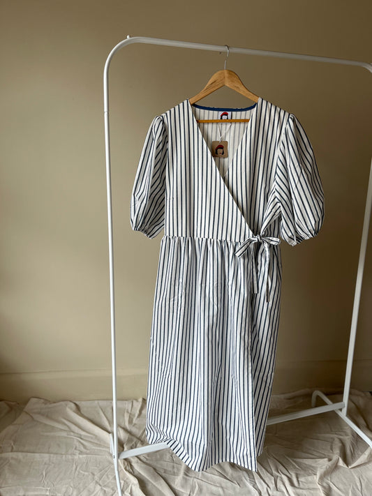 Heather wrap dress in blue white stripe size XL