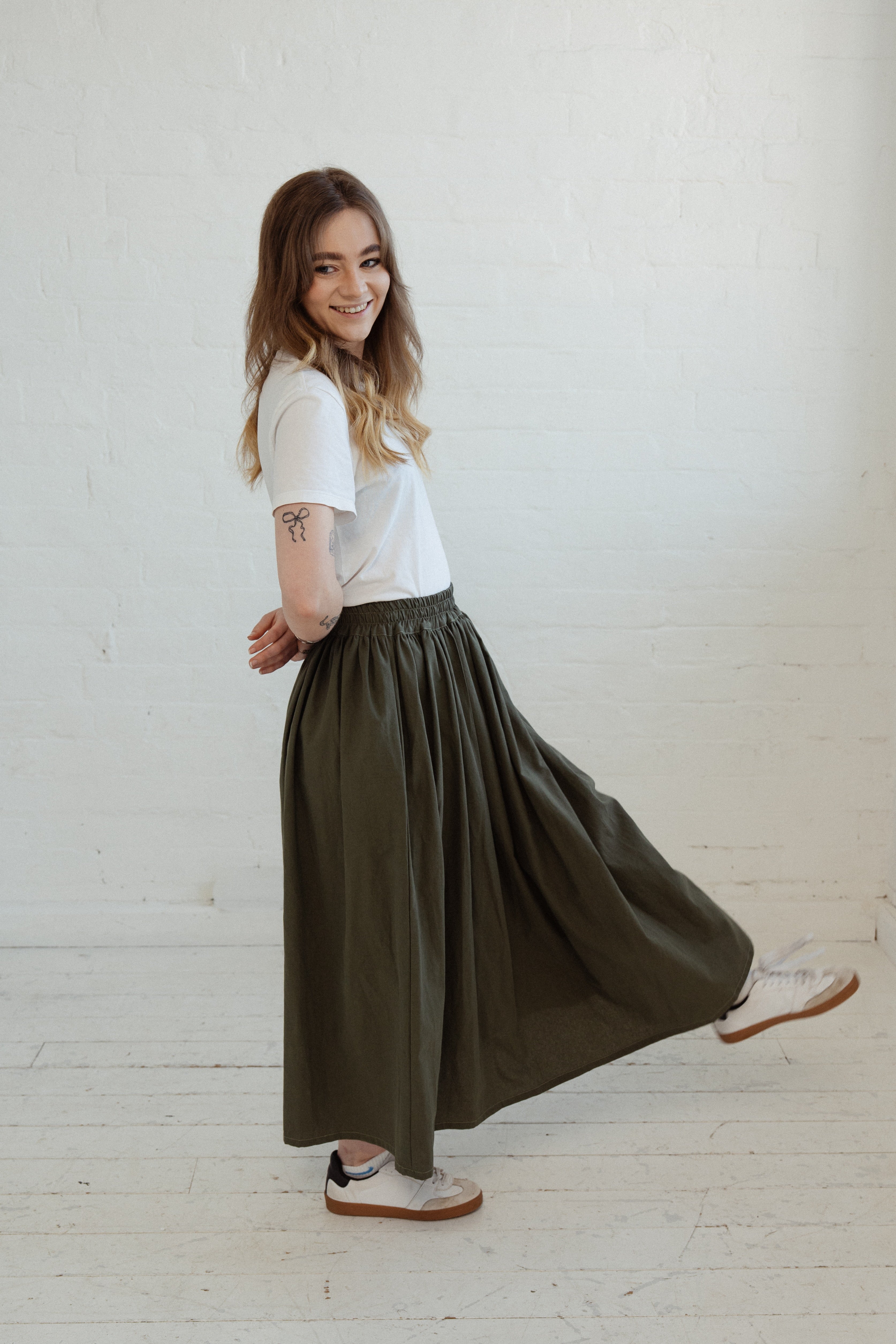 Ready to ship - The Bloom Skirt in Dark Green Size 6
